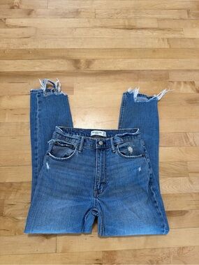 Abercrombie & Fitch The Skinny High Rise Jeans